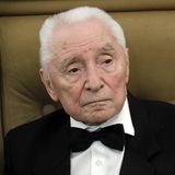 Der legendäre russische Choreograf vom Moskauer Bolschoi-Ballett starb am 19. Mai im Alter von 98 Jahren. Grigorowitsch prägte über Jahrzehnte das sowjetische und russische Ballett am weltberühmten Moskauer Bolschoi-Theater. Er choreografierte dort unter anderem "Spartacus", "Iwan der Schreckliche" und "Romeo und Julia". Legendär sind seine Bearbeitungen der Ballette "Schwanensee" und "Dornröschen". Mehr als 30 Jahre lang leitete er die größte Balletttruppe der Welt 