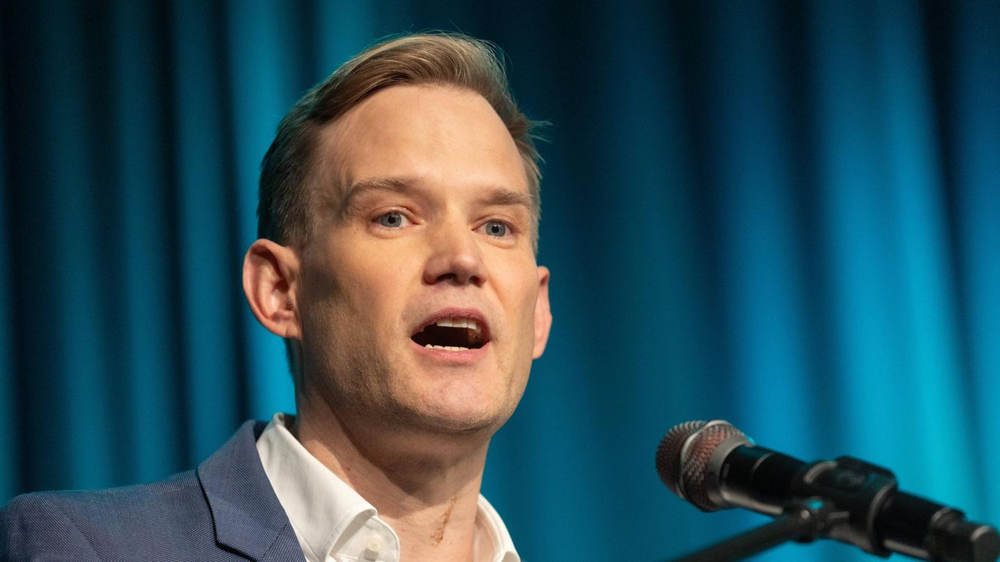 Virologist Hendrik Streeck is the new government drug representative