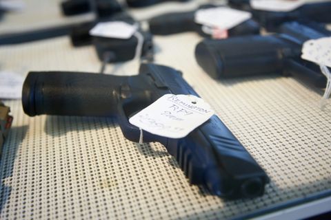 Pistolen in Geschäft
