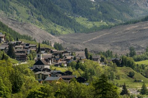 Das von dem Gletscherabbruch getroffene Dorf Blatten im Kanton Wallis