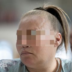Die  Mutter von Joshlin Smith sitzt in Südafrika in einem Gerichtssaal