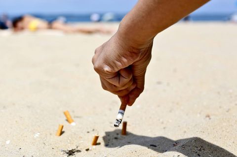 Auch an den Stränden in Frankreich gilt ab Juli ein Rauchverbot