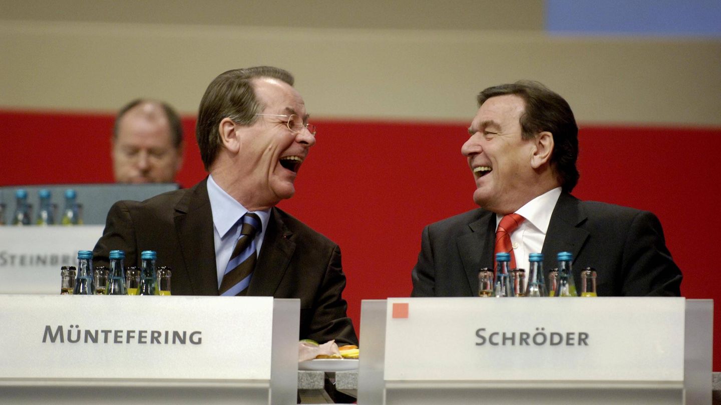 Gerhard Schröder and Franz Müntefering have disputed