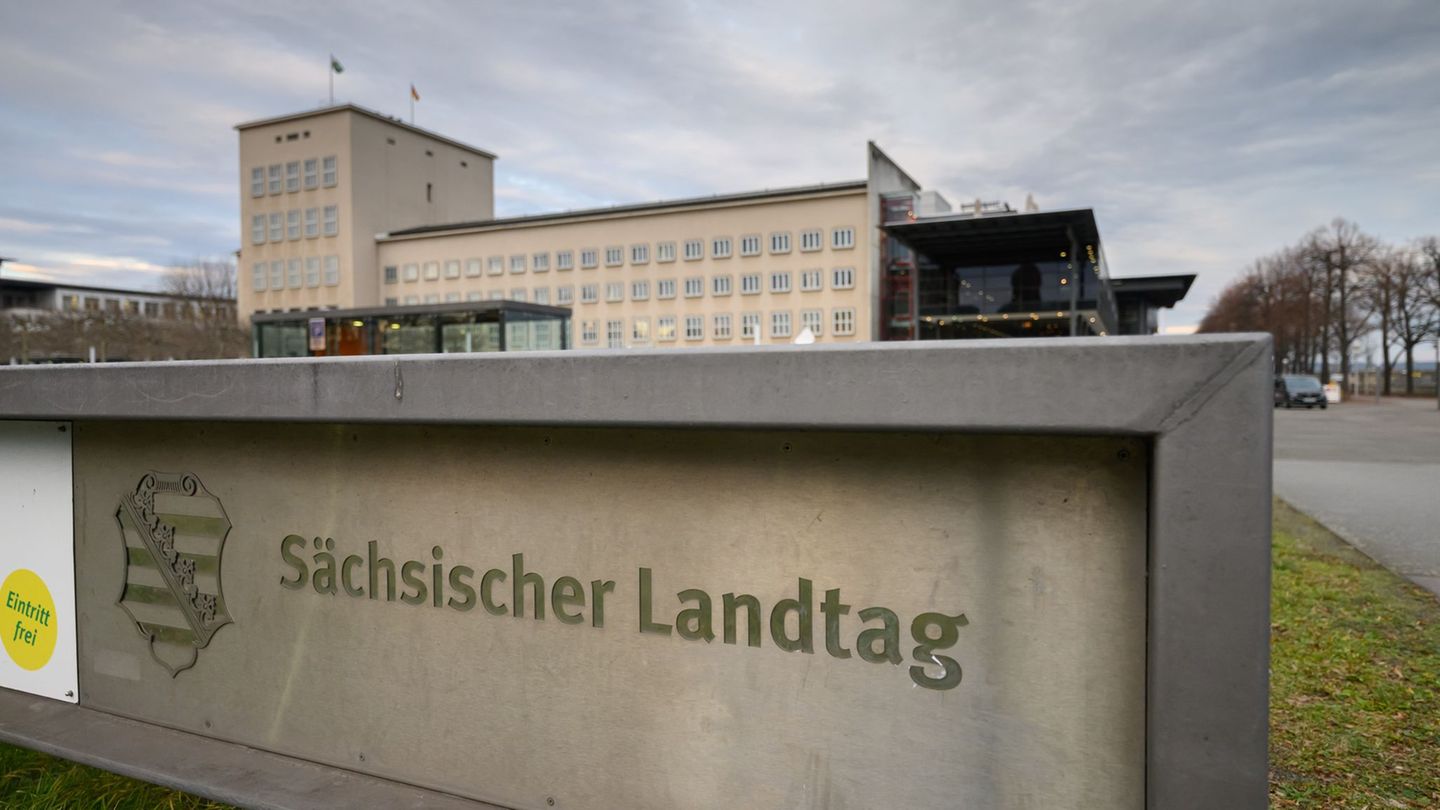Finanzpolitik-Opposition-macht-mit-Antr-gen-zum-Haushalt-Druck