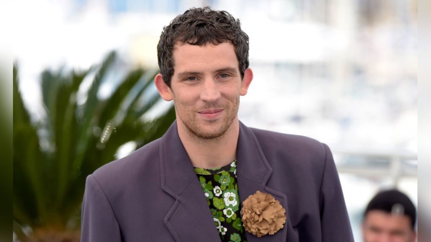 Josh O’Connor: Actor should be freshly in love