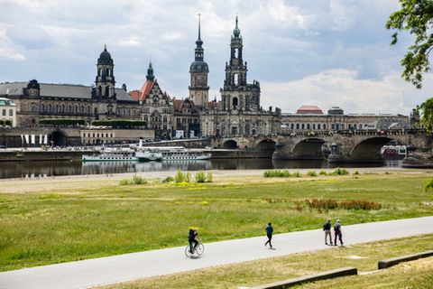 Volksverhetzung am Vatertag: Elbwiesen in Dresden