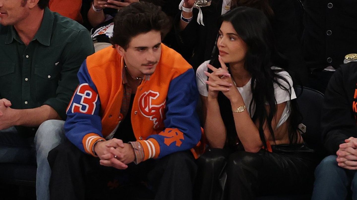 Kylie-Jenner-und-Timoth-e-Chalamet-Partnerlook-bei-Knicks-und-ein-Seitenhieb