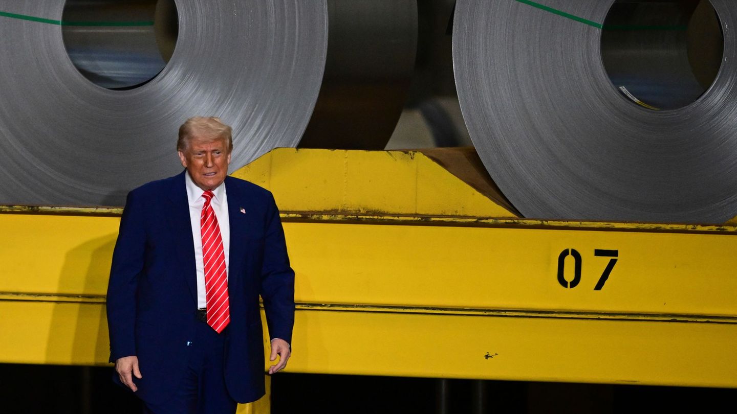 Donald Trump announces the duplication of steel tariffs to 50 percent