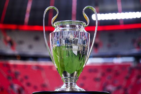 Der Pokal für den Gewinn der Champions League steht in der Allianz-Arena München, wo das Finale stattfindet