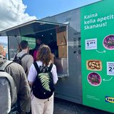 Food-Stand mit Besuchern