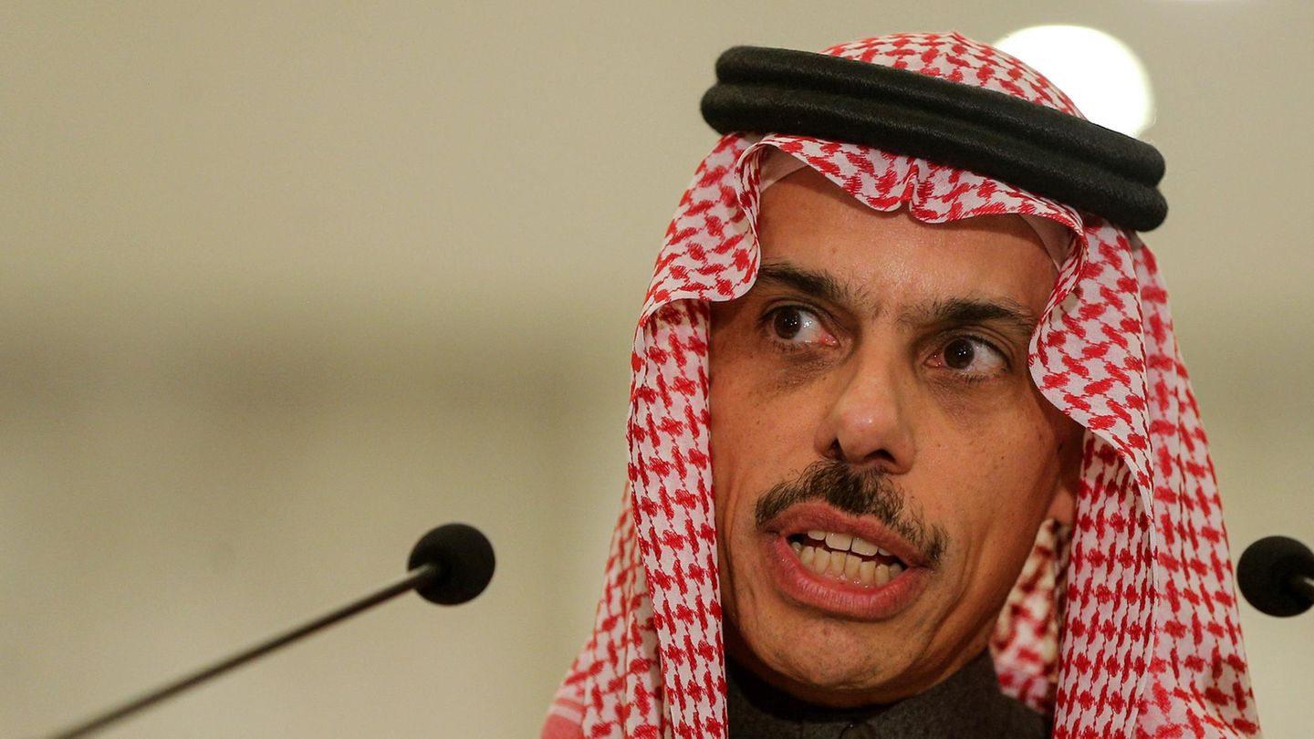 Israel does not let Arab Foreign Minister travel to the West Bank
