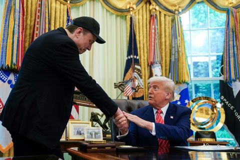 Elon Musk (l.) und Donald Trump beim großen Abschied