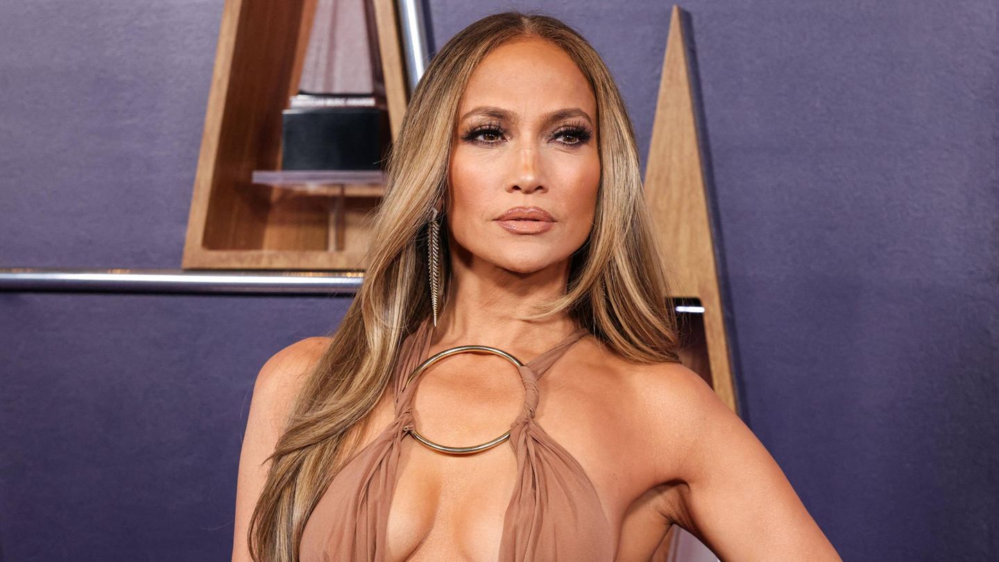 Jennifer Lopez: She thinks about a new man in her life
