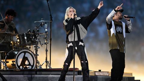 Linkin Park performing