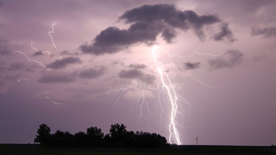 Deutschland: Meteorologe warnt vor weiteren heftigen Unwettern Deutschland: Meteorologe warnt vor weiteren heftigen Unwettern