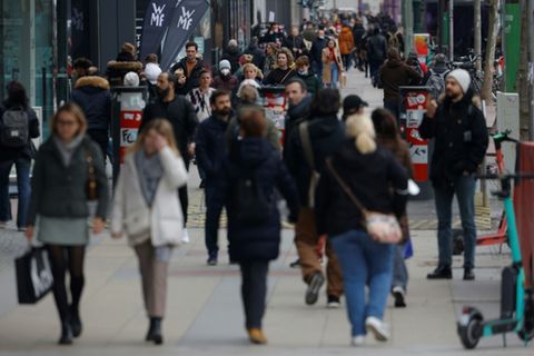 Passanten in Berlin