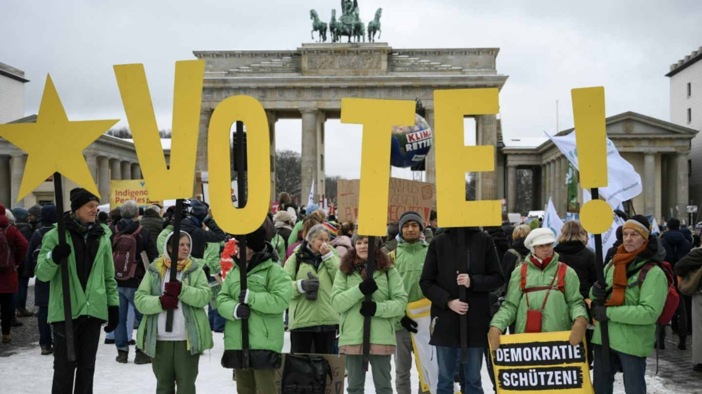 Demonstration vor dem Brandenburger Tor