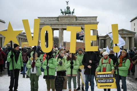 Demonstration vor dem Brandenburger Tor
