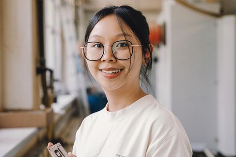 Thi Tuyêt Nhu Trân ist CNC-Fräserin aus Vietnam