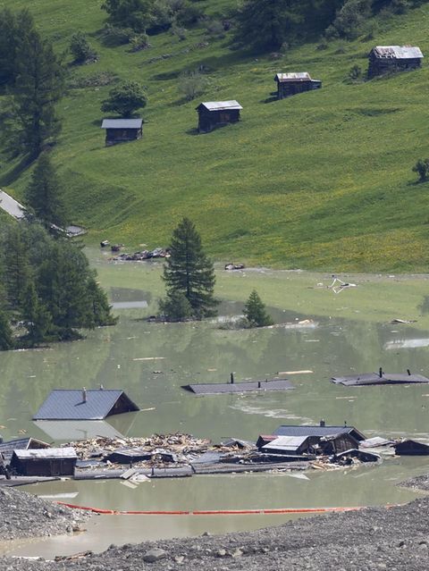 Das Gletschertal Blatten in der Schweiz steht nach dem Steinrutsch völlig unter Wasser