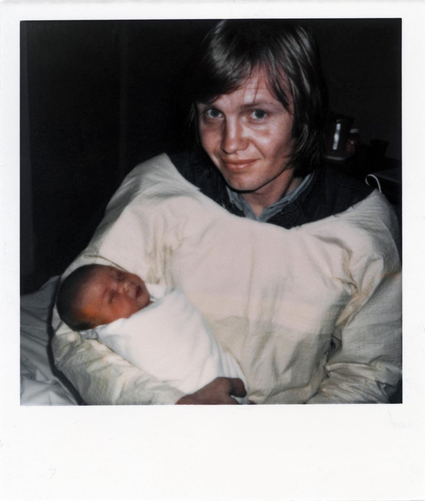 Angelina Jolie als Baby mit Vater Jon Voight Angelina Jolie als Baby mit Vater Jon Voight