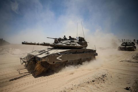 Panzer an der Grenze zwischen Israel und dem Gazastreifen