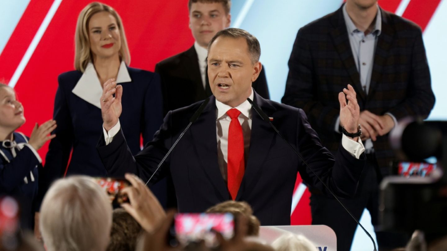Karol Nawrocki bei der Wahlparty am Sonntagabend