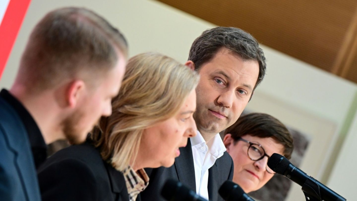 SPD-Politiker Klüssendorf, Bas, Klinbgeil, Esken