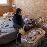 Nur die Flüchtlingsunterkunft macht ihnen zu schaffen, sie leben seit mehr als einem Jahr in zwei Zimmern und teilen ein Bad und eine Küche mit mehreren Familien