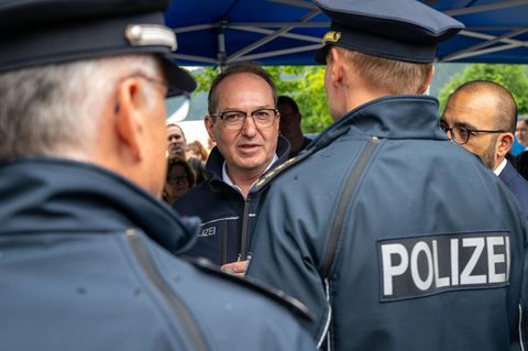 Bundesinnenminister Alexander Dobrindt (CSU) sah vorerst keine Begründung, die Praxis der Zurückweisungen zu verändern