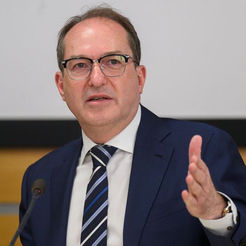 Bundesinnenminister Alexander Dobrindt will den harten Kurs in der Migrationspolitik unbeirrt fortsetzen