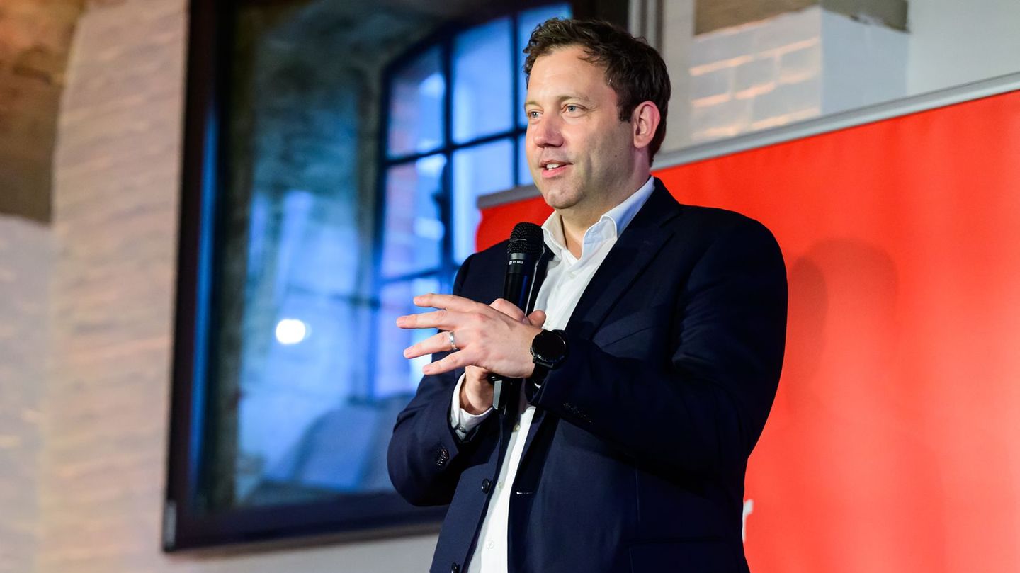 Lars Klingbeil wants to fight undeclared work more
