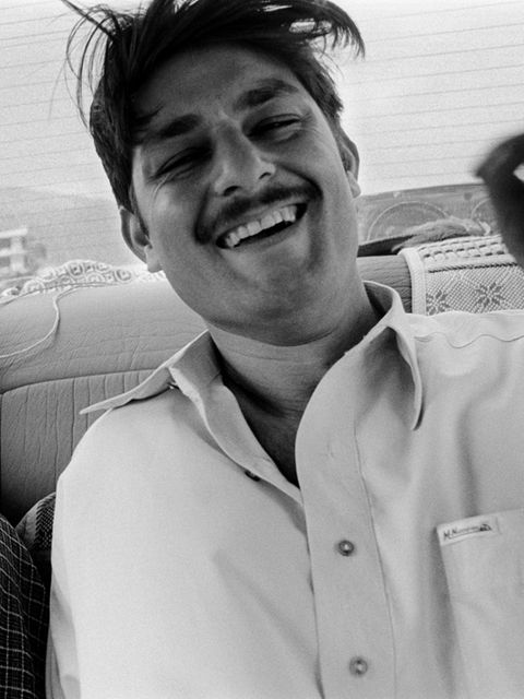 Die Brüder Farhad und Farhuddin 2004 in Kabul, Afghanistan in einem Auto