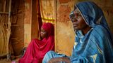 Zuletzt suchten etwa 411.000 Menschen aus Nachbarländern wie der Zentralafrikanischen Republik Zuflucht in Kamerun, 1,1 Millionen Binnenflüchtlinge kamen hinzu. Davon sind über 60 Prozent Kinder. Insgesamt halten sich laut NRC 3,4 Millionen Geflüchtete in dem Land auf, die dringend auf Hilfe angewiesen sind. Fluchtgründe sind bewaffnete Konflikte in Teilen des Landes und den Nachbarstaaten und Wassermangel. Gleichzeitig berichteten internationale Medien wenig über die Krise in Kamerun und nur 45 Prozent der angefragten Hilfe wurde geleistet
