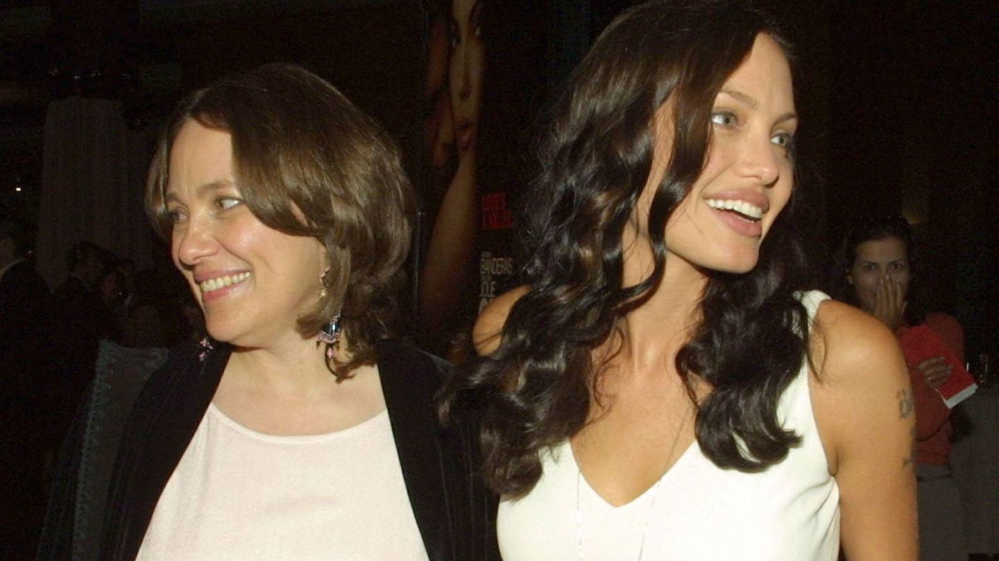 Marcheline Bertrand und Angelina Jolie Marcheline Bertrand und Angelina Jolie