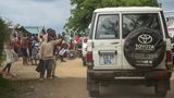 Das ostafrikanische Land nimmt in Afrika die meisten Flüchtlinge auf. Das liegt an den Kriegen im Kongo und im Südsudan, die beide an Uganda grenzen. Aktuell liegt die Zahl bei 1,8 Millionen Menschen, 80 Prozent von ihnen sind Frauen und Kinder. Trotz der engagierten Flüchtlingsarbeit des Staates, die voll auf Integration setzt, belastet die extrem hohe Zahl die Ressourcen des Landes massiv