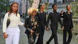 Großmutter Janice und Bruder Christian leisten ihnen Beistand