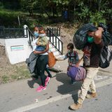 Das mittelamerikanische Land hat das Problem, dass viele Bürger das Land verlassen. 245.000 Menschen sollen 2024 das Weite gesucht haben. Kein Wunder, angesichts der etwa 2,8 Millionen, die auf humanitäre Hilfe angewiesen waren. Gleichzeitig ist Honduras Transitland für Flüchtlinge und Migranten aus dem Süden, sie sich Richtung Mexiko und USA aufmachen. Fast 375.000 durchquerten das Land im vergangenen Jahr