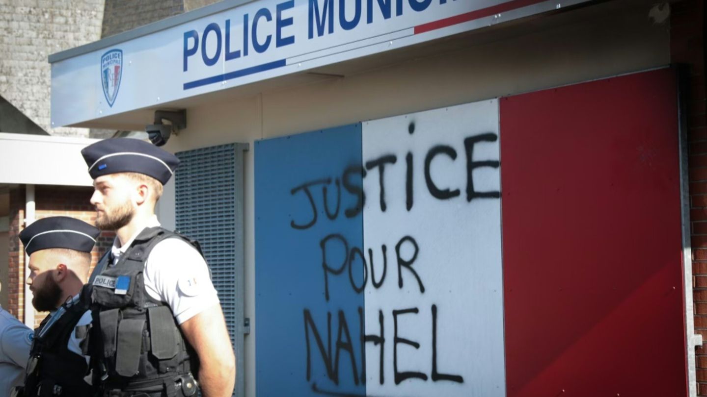 Graffiti mit Slogan "Gerechtigkeit für Nahel"