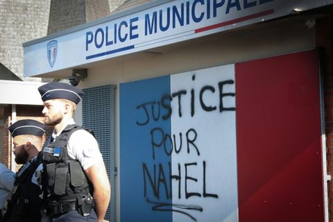 Graffiti mit Slogan "Gerechtigkeit für Nahel"