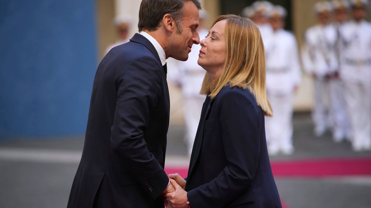 Diplomacy: Sign of approach: Meloni receives Macron in Rome