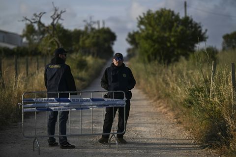 Ermittler im Suchgebiet an der Algarveküste