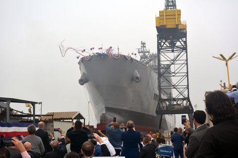 Pete Hegseth will die "USNS Harvey Milk", hier bei ihrer Taufe im November 2021, umbenennen