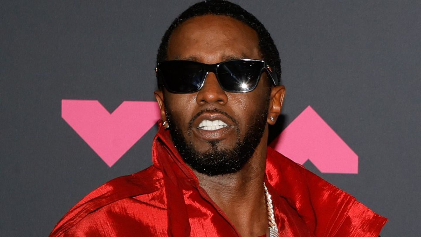 Sean “Diddy” Combs: Ms. Pöbelt in the courtroom and flies out