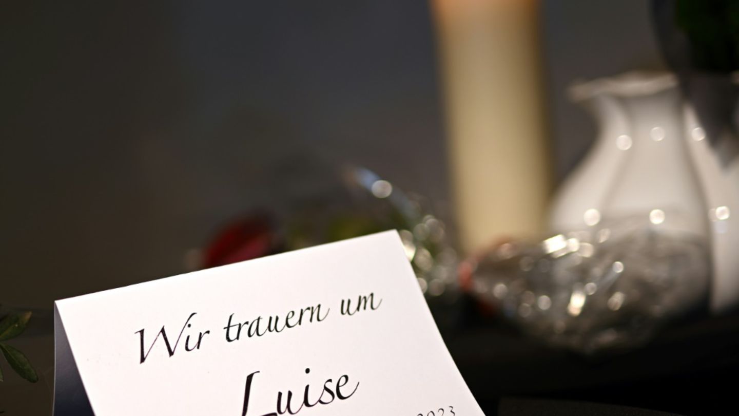 Kondolenzbuch für Luise in Kirche