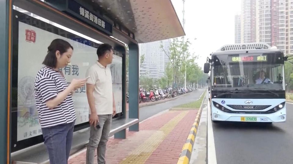 China testet Busse auf Abruf: Fahrgäste bestimmen Strecke per App In China fahren eimmer mehr Busse ohne feste Route