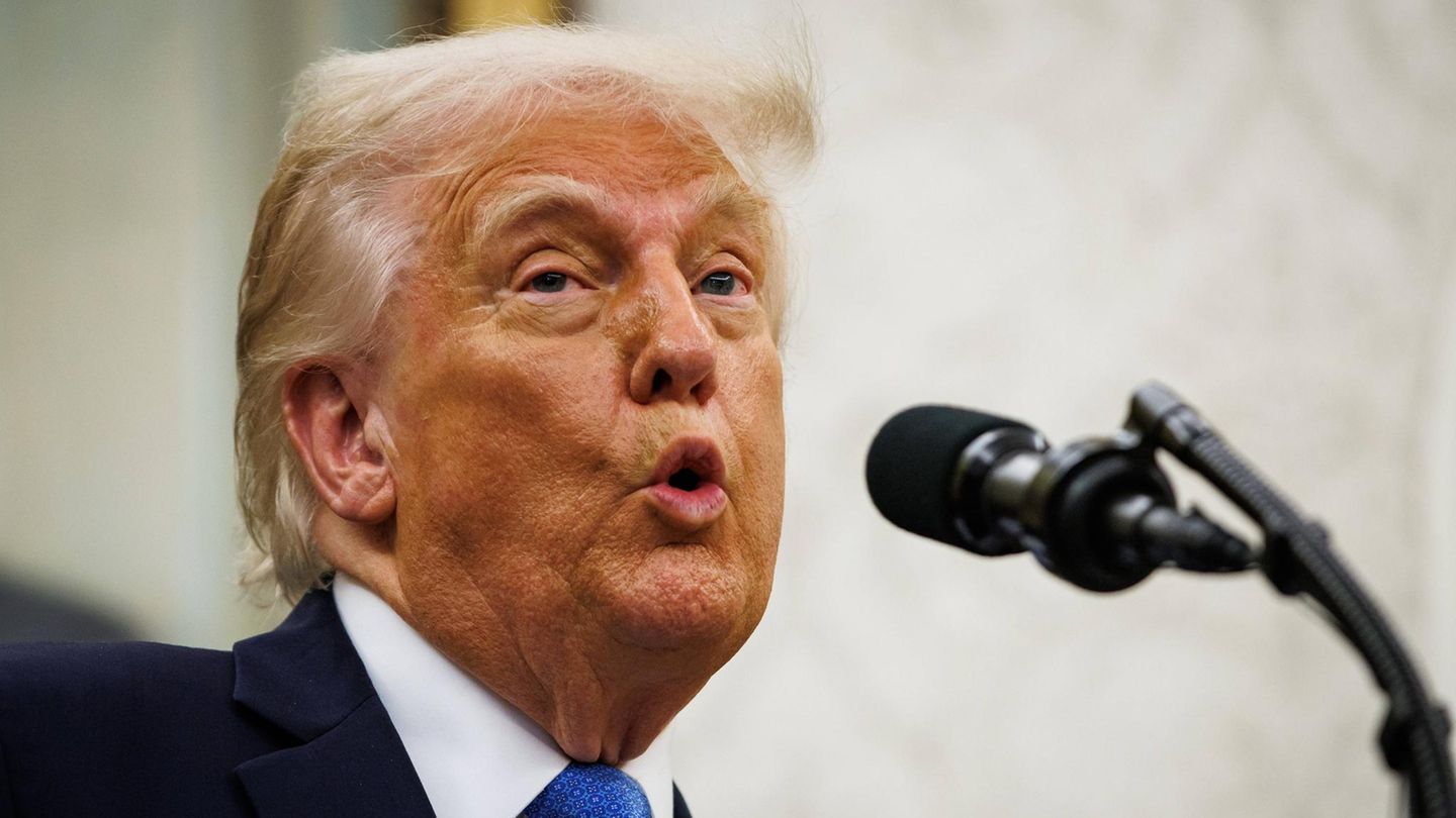 Trump has “good conversation” with Putin, but no “immediate peace”