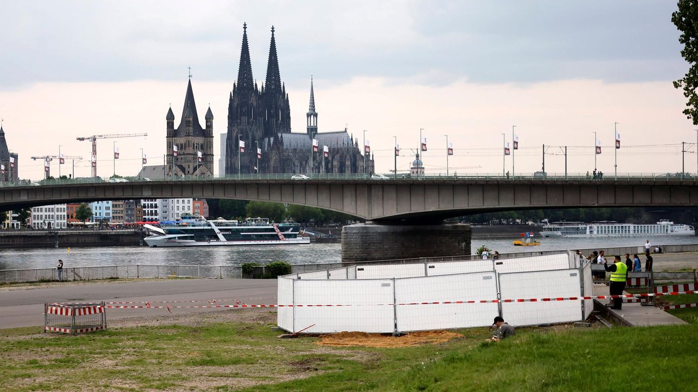 Am Rheinufer in Köln Deutz wurden drei Blindgänger aus dem Zweiten Weltkrieg gefunden