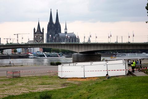 Am Rheinufer in Köln Deutz wurden drei Blindgänger aus dem Zweiten Weltkrieg gefunden
