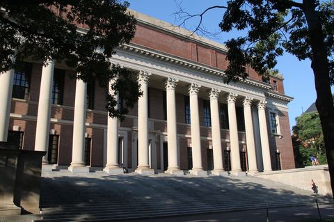 US-Präsident Trump will fast allen Ausländern, die für ein Studium an der Harvard-Uni ins Land wollen, die Einreise verwehren